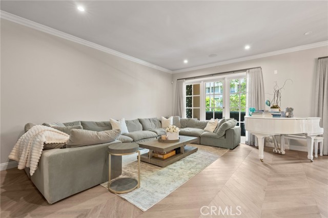 Detail Gallery Image 3 of 38 For 11500 San Vicente Bld #202,  Los Angeles,  CA 90049 - 3 Beds | 3/1 Baths