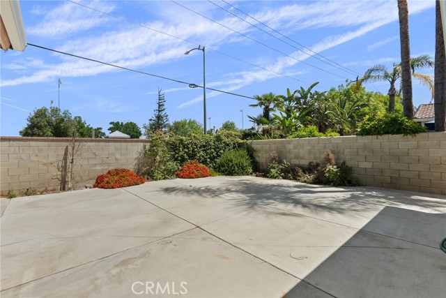 Detail Gallery Image 28 of 33 For 10820 Tivoli Ct, Bakersfield,  CA 93311 - 3 Beds | 2 Baths
