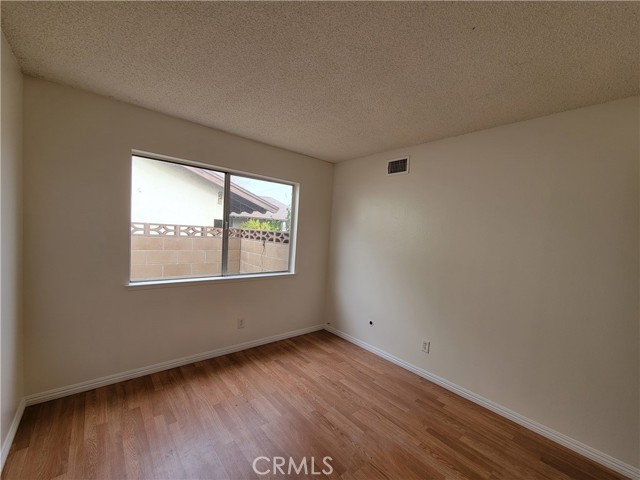 Detail Gallery Image 8 of 16 For 37829 27th St, Palmdale,  CA 93550 - 4 Beds | 2 Baths