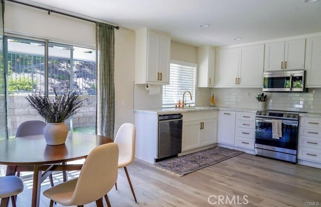 Detail Gallery Image 9 of 22 For 15 Parisville, Aliso Viejo,  CA 92656 - 4 Beds | 3 Baths
