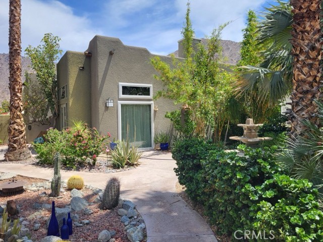 54030 Eisenhower Drive, La Quinta CA: https://media.crmls.org/medias/4643e81b-7126-49e4-ab53-3a662a19c7d7.jpg