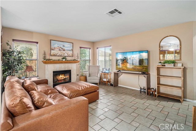 Detail Gallery Image 15 of 48 For 1806 E Mesa Dr, Lancaster,  CA 93535 - 4 Beds | 3 Baths