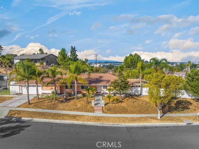 Detail Gallery Image 1 of 33 For 536 San Miguel Dr, Corona,  CA 92879 - 4 Beds | 2 Baths