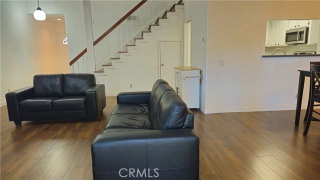 Detail Gallery Image 9 of 18 For 517 Wayland Ct, Claremont,  CA 91711 - 2 Beds | 2/1 Baths