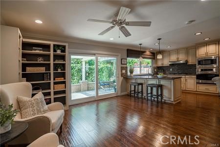 Detail Gallery Image 4 of 9 For 115 Monticello, Irvine,  CA 92620 - 4 Beds | 2 Baths