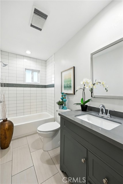 Detail Gallery Image 19 of 44 For 15605 Kervin Ave, Paramount,  CA 90723 - 4 Beds | 2 Baths