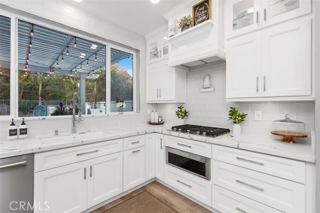 12 La Perla, Lake Forest CA: https://media.crmls.org/medias/4646e3e6-9b84-4ea0-9576-e844e41327a8.jpg