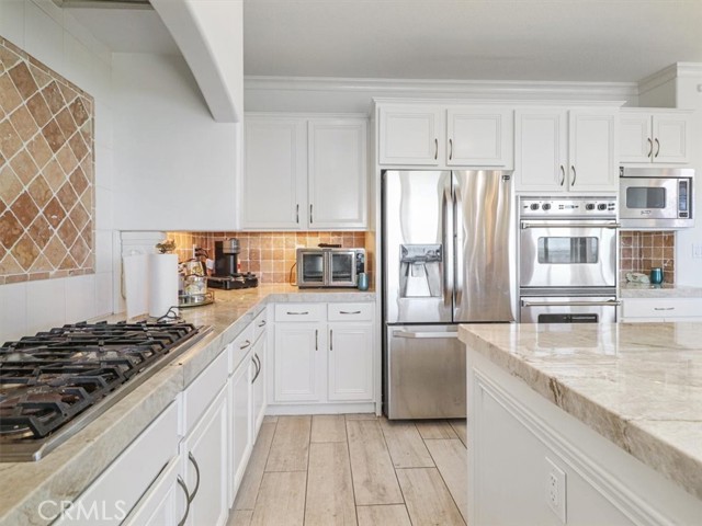 24049 Skyline, Mission Viejo CA: https://media.crmls.org/medias/4646e6de-bce2-4a7a-a856-be5225969b4a.jpg