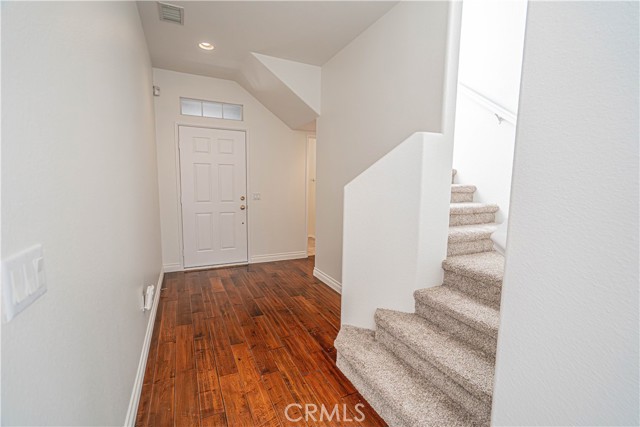 Detail Gallery Image 9 of 32 For 24743 Montevista, Valencia,  CA 91354 - 3 Beds | 3 Baths