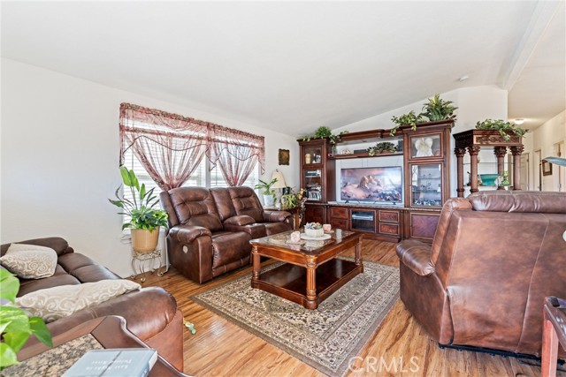 Detail Gallery Image 6 of 27 For 1550 20th, Rosamond,  CA 93560 - 3 Beds | 2 Baths