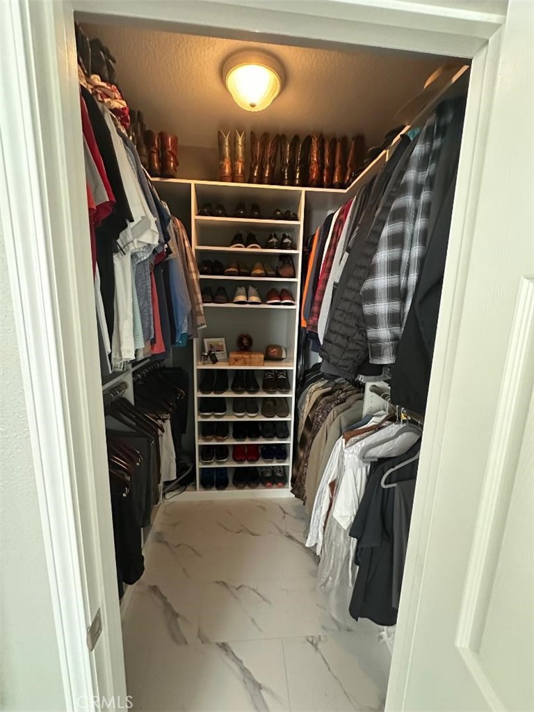 https://media.crmls.org/medias/46492288-c95c-4209-9bc2-2050631d908d.jpg?preset=X-Large