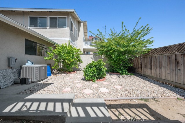 Detail Gallery Image 44 of 58 For 1600 Crescent Heights St, Signal Hill,  CA 90755 - 4 Beds | 2/1 Baths