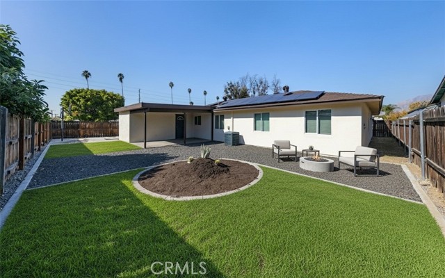 824 Hartzell Avenue, Redlands CA: https://media.crmls.org/medias/464aff6b-e518-4d73-b092-db7d9b96a5ea.jpg