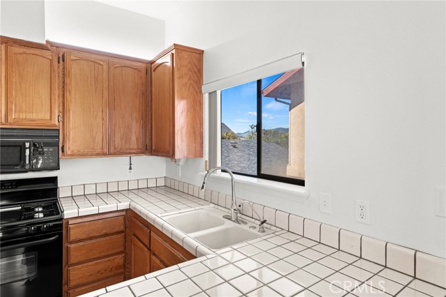 Detail Gallery Image 17 of 45 For 1095 Longbranch Ave, Grover Beach,  CA 93433 - 3 Beds | 2 Baths