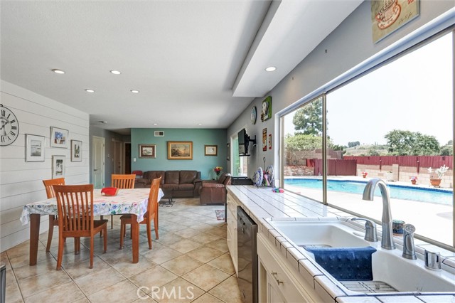 18137 Galatina Street, Rowland Heights CA: https://media.crmls.org/medias/464b739b-fb27-4076-97e4-ae41b342e7c0.jpg
