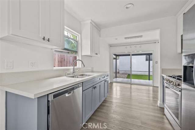 Detail Gallery Image 14 of 33 For 7952 White Oak Ave, Northridge,  CA 91325 - 2 Beds | 1 Baths