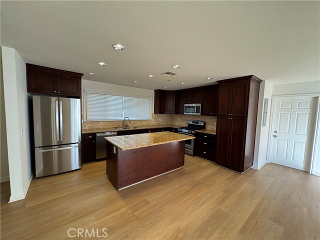 Detail Gallery Image 2 of 22 For 1336 Calle Tulipan, Thousand Oaks,  CA 91360 - 4 Beds | 2 Baths