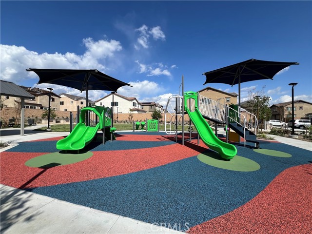 Detail Gallery Image 25 of 26 For 16067 Olivas Ln, Fontana,  CA 92336 - 4 Beds | 2/1 Baths