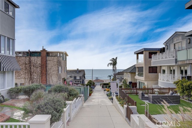 129 8th Street, Manhattan Beach, California 90266, 5 Bedrooms Bedrooms, ,3 BathroomsBathrooms,Residential,Sold,8th Street,SB23211315