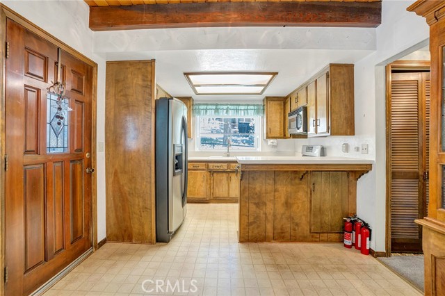 Detail Gallery Image 5 of 24 For 33079 Ridge Rd, Arrowbear,  CA 92382 - 2 Beds | 1/1 Baths