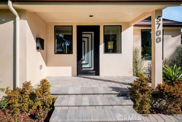 Detail Gallery Image 3 of 53 For 5700 Vista Del Monte, Sherman Oaks,  CA 91411 - 3 Beds | 2 Baths