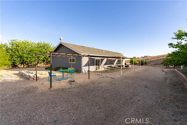 Detail Gallery Image 22 of 39 For 2750 Lazy Hill Rd, San Miguel,  CA 93451 - 3 Beds | 2 Baths