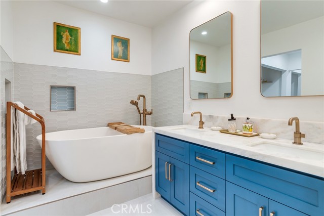 2501 S El Camino Real, San Clemente CA: https://media.crmls.org/medias/464ee0c4-4301-4ebd-97a9-0fbca3ccac04.jpg