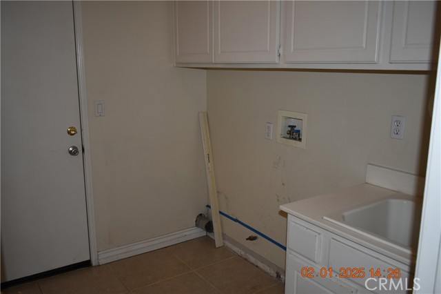 Detail Gallery Image 11 of 28 For 4257 Castlepeak, Corona,  CA 92883 - 4 Beds | 2 Baths