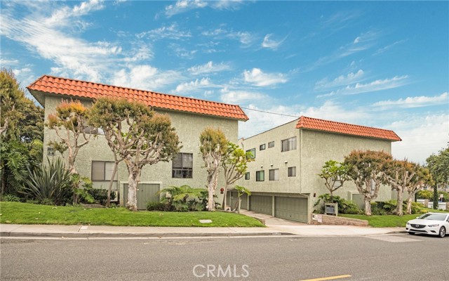 1832 Rockefeller Lane, Redondo Beach, California 90278, 4 Bedrooms Bedrooms, ,3 BathroomsBathrooms,Residential,Sold,Rockefeller,SB22084501