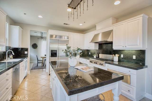 Detail Gallery Image 10 of 42 For 1025 Riesling Ln, Templeton,  CA 93465 - 4 Beds | 3/1 Baths