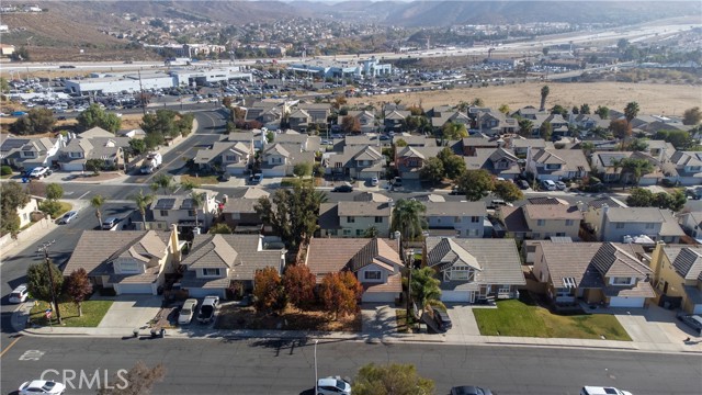 Detail Gallery Image 6 of 33 For 360 Avenue 9, Lake Elsinore,  CA 92530 - 4 Beds | 2/1 Baths