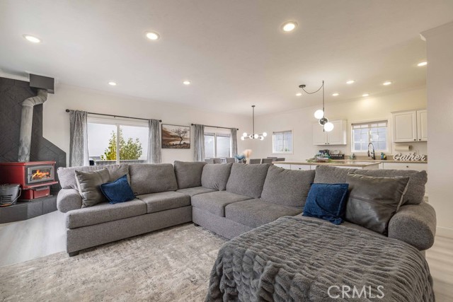 Detail Gallery Image 4 of 45 For 1842 Baldwin Lake, Big Bear City,  CA 92314 - 3 Beds | 2/1 Baths