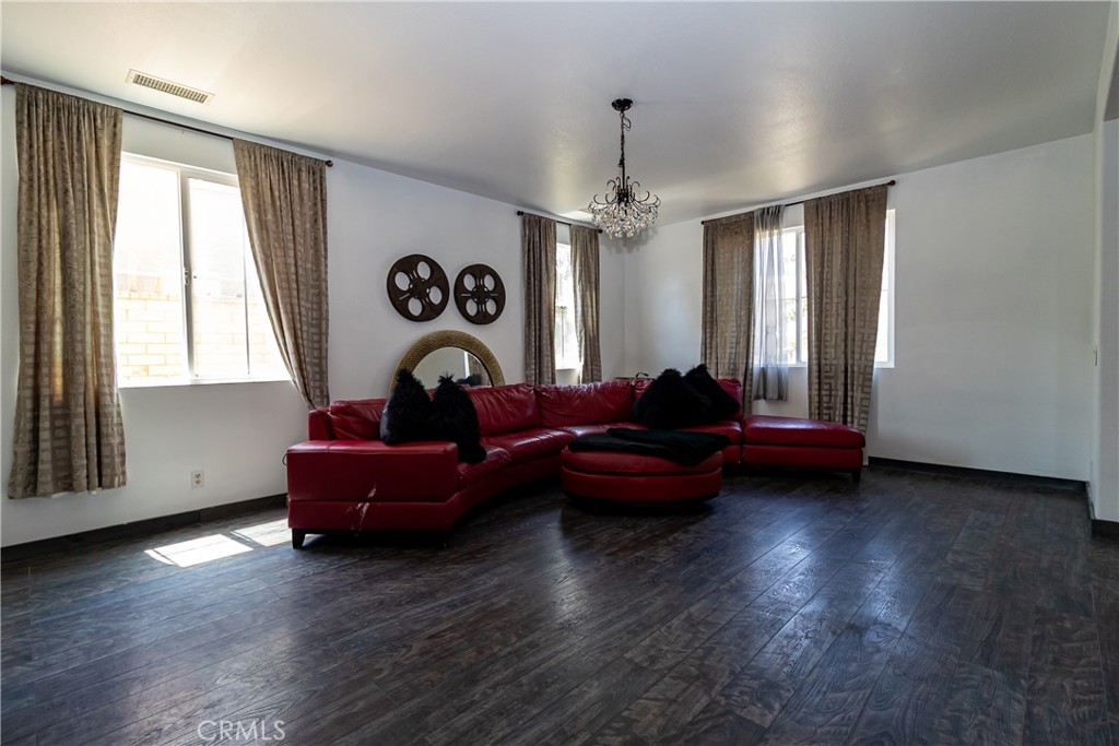 MLS #IV25180254 img 5