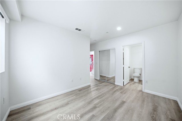 Detail Gallery Image 5 of 42 For 6919 S Menlo, Los Angeles,  CA 90044 - 4 Beds | 4/1 Baths