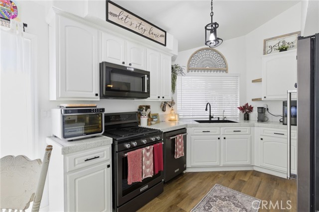 Detail Gallery Image 13 of 29 For 41454 Avenida De La Reina, Temecula,  CA 92592 - 3 Beds | 2 Baths