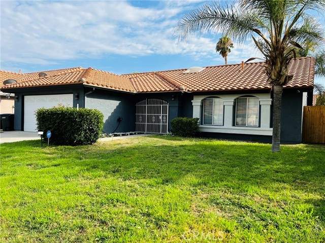 Detail Gallery Image 3 of 4 For 2187 Garland Way, Hemet,  CA 92545 - 3 Beds | 2 Baths