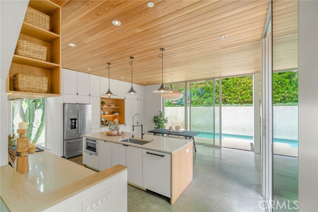 1357 Voorhees Avenue, Manhattan Beach CA: https://media.crmls.org/medias/4652bd1f-c07e-4801-b1fd-51e08ccc51ce.jpg
