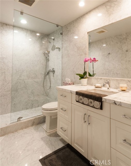 24 Bermuda Court, Manhattan Beach, California 90266, 3 Bedrooms Bedrooms, ,1 BathroomBathrooms,Residential,Sold,Bermuda,SB17026195