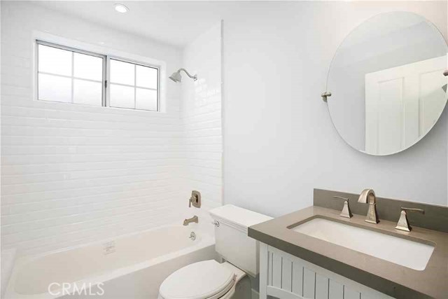 Front Residence - Bathroom