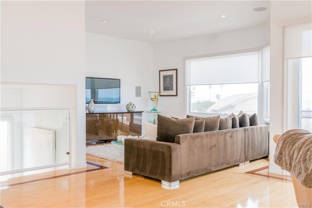 MLS #PV25277425 image #4