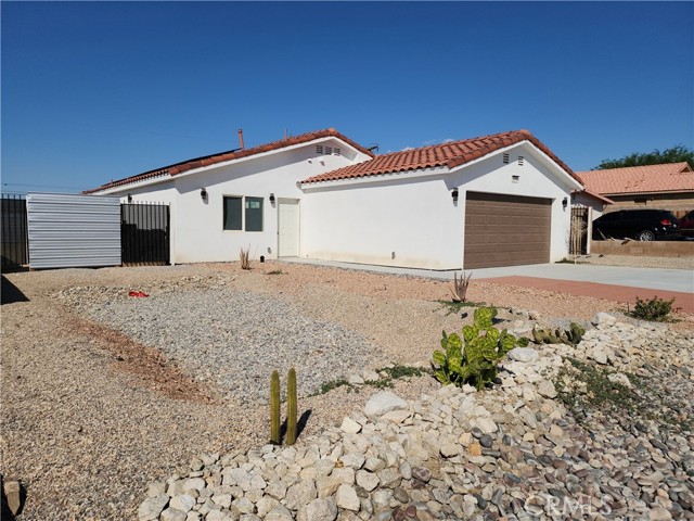 Detail Gallery Image 2 of 14 For 13325 Hermano Way, Desert Hot Springs,  CA 92240 - 4 Beds | 2 Baths