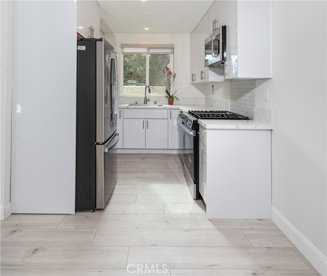 Detail Gallery Image 10 of 27 For 6201 Shoup Ave #66,  Woodland Hills,  CA 91367 - 1 Beds | 2 Baths