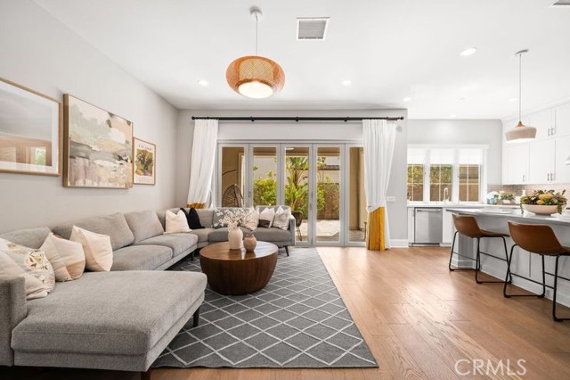 Detail Gallery Image 3 of 19 For 90 Rockinghorse, Irvine,  CA 92602 - 4 Beds | 4/1 Baths