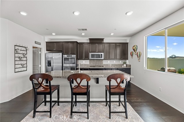 37629 Fiesta Flower Street, Murrieta CA: https://media.crmls.org/medias/4655ff35-8e9f-4010-b497-aec117adbf72.jpg