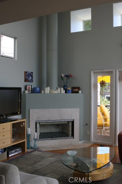 655 Longfellow Avenue, Hermosa Beach, California 90254, 3 Bedrooms Bedrooms, ,2 BathroomsBathrooms,Residential,Sold,Longfellow,S12012664