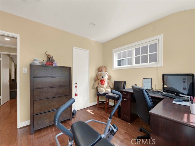 Detail Gallery Image 17 of 23 For 5310 Nestle Ave, Tarzana,  CA 91356 - 3 Beds | 2 Baths