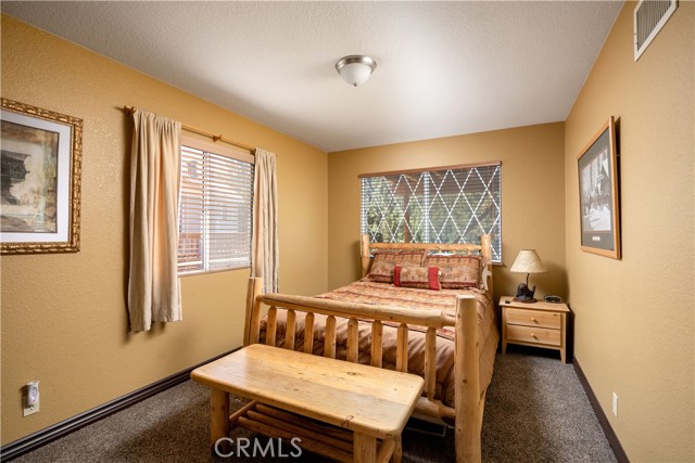 43850 Yosemite Drive, Big Bear Lake CA: https://media.crmls.org/medias/4658cedb-03b2-49c5-af3d-3b615e0cf66f.jpg