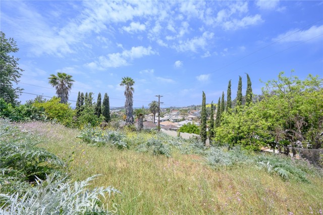 4548 Jade Street, Los Angeles CA: https://media.crmls.org/medias/4659c25b-c77f-4e49-b191-d22f40dfe027.jpg