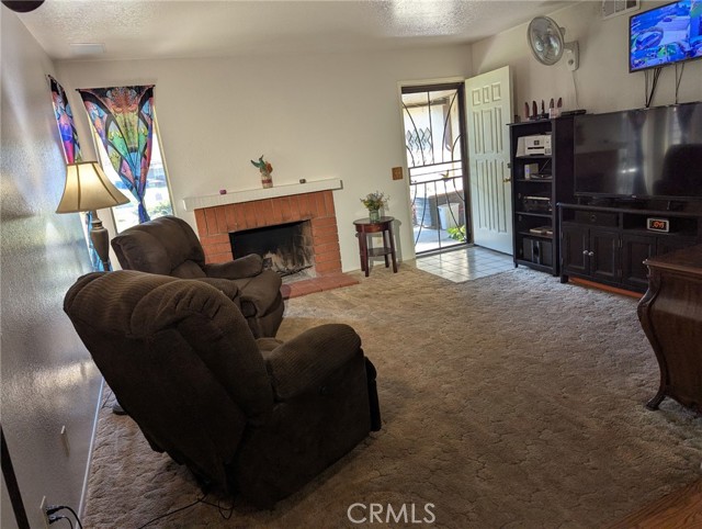 Detail Gallery Image 6 of 20 For 22196 Emerald St, Grand Terrace,  CA 92313 - 3 Beds | 2 Baths