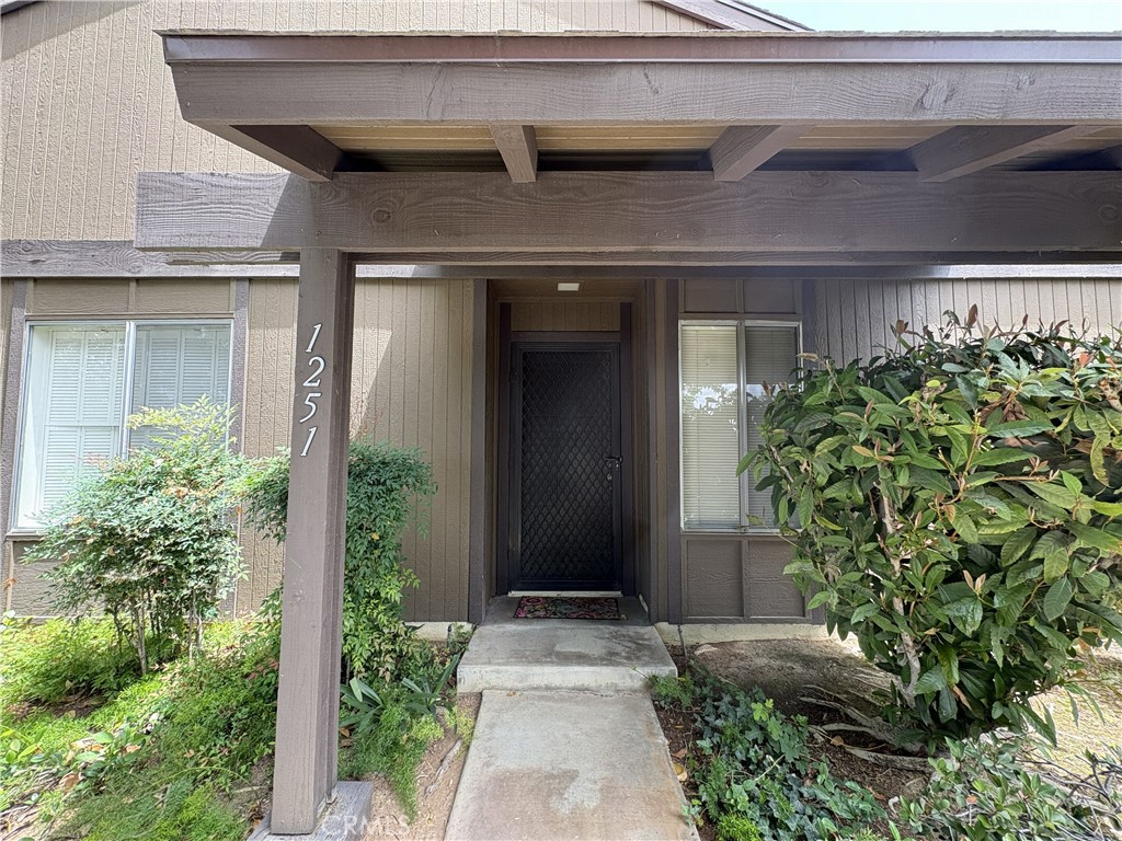 1251 Bonnie Glen